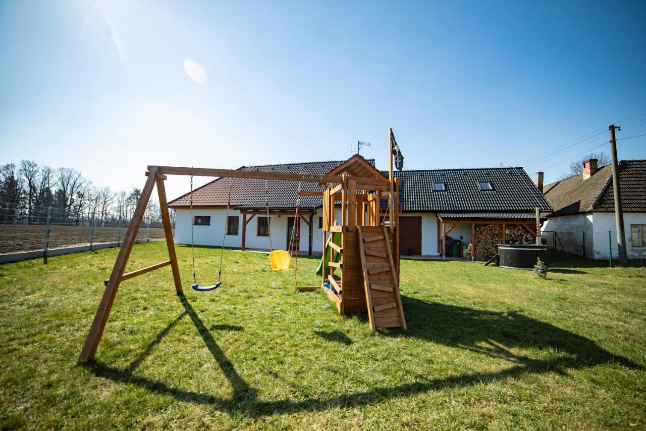 Apartman Dvorce Stráž nad Nežárkou エクステリア 写真