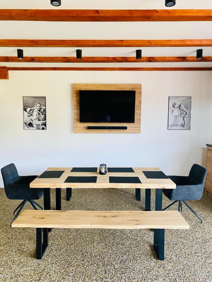 Apartman Dvorce Stráž nad Nežárkou エクステリア 写真