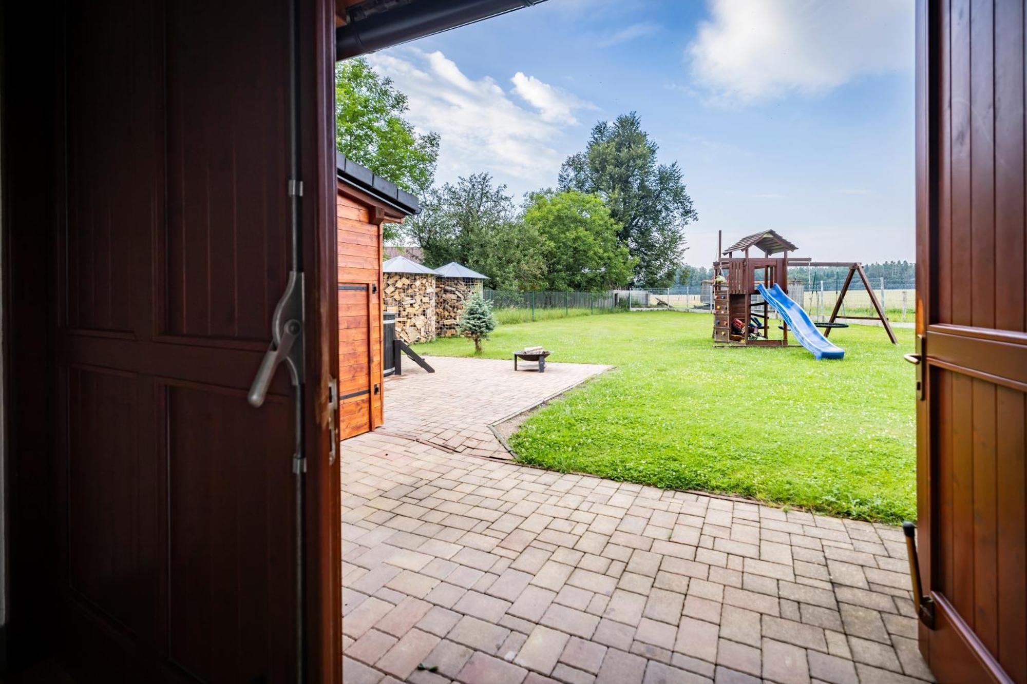 Apartman Dvorce Stráž nad Nežárkou エクステリア 写真